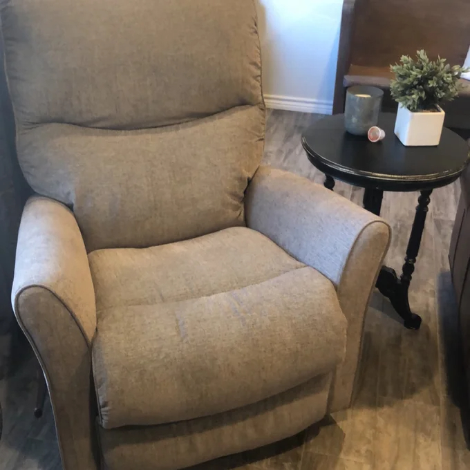 【Furniture】Rowan Rocking Recliner