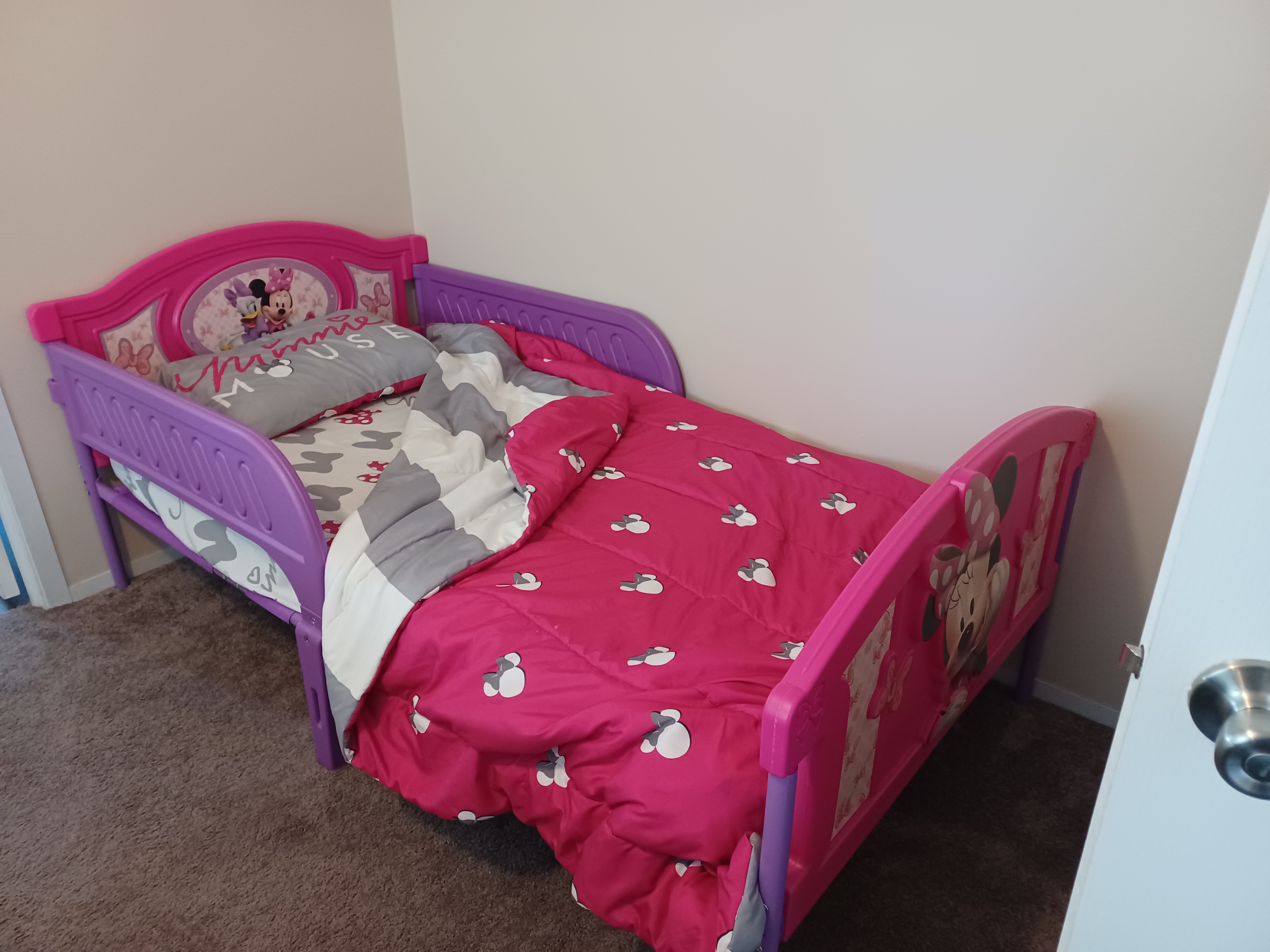 【Furniture】Marvel Spider-Man Plastic 3D-Footboard Twin Bed by Delta Children