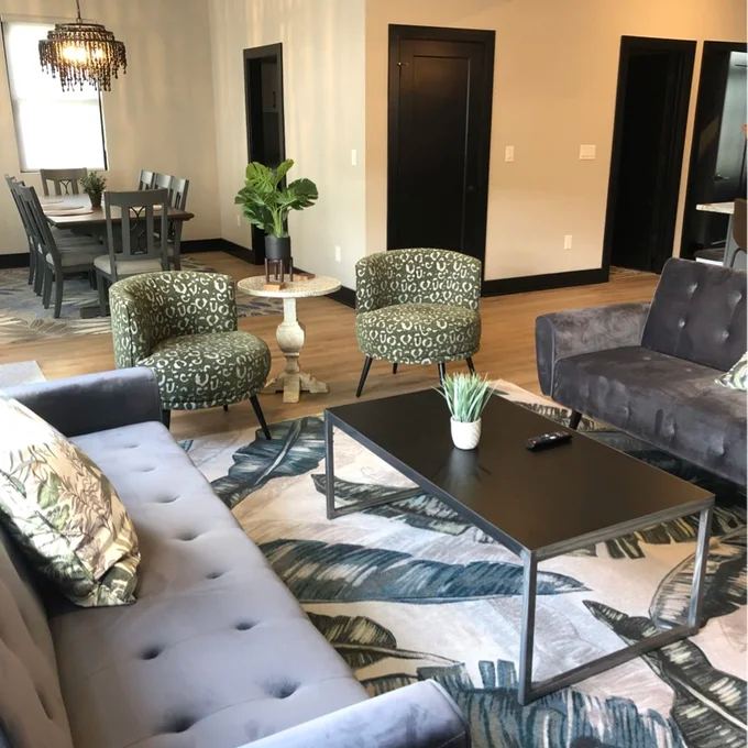 【Furniture】83.86'' Upholstered