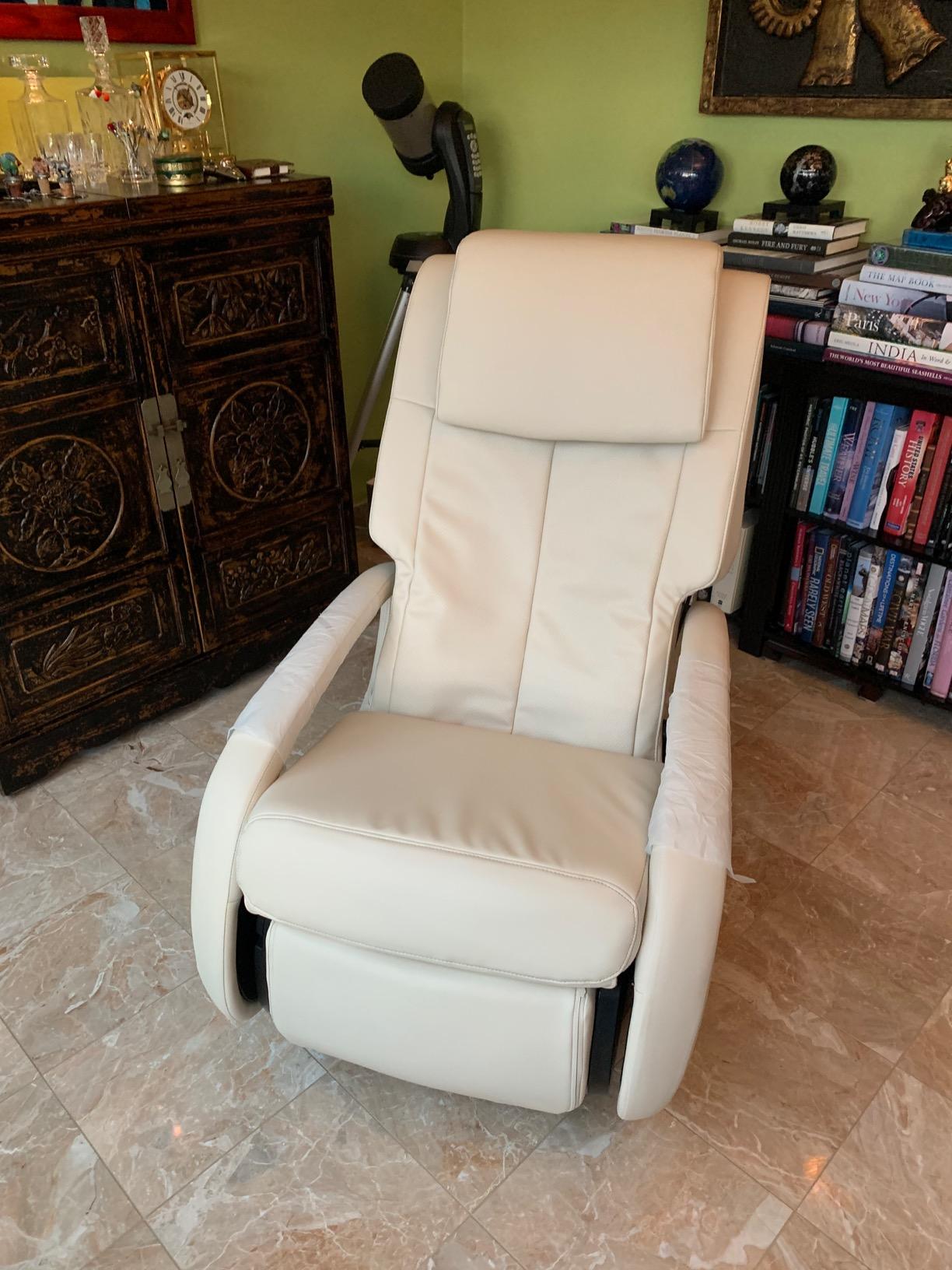 【Furniture】Human Touch WholeBody 7.1 Living Room Recliner Massage Chair