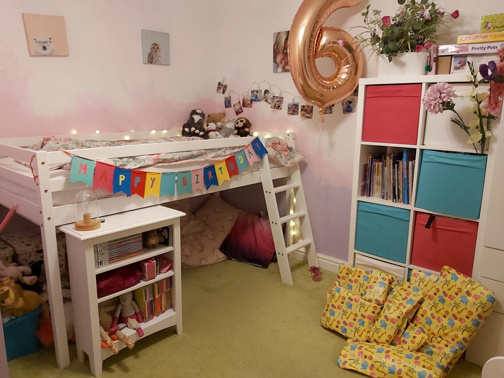 【Furniture】Midsleeper Cabin Bed with Pull-Out Desk - White