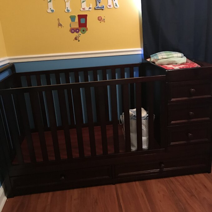 【Baby&Kids】Brnaba 2-in-1 Convertible Crib and Changer