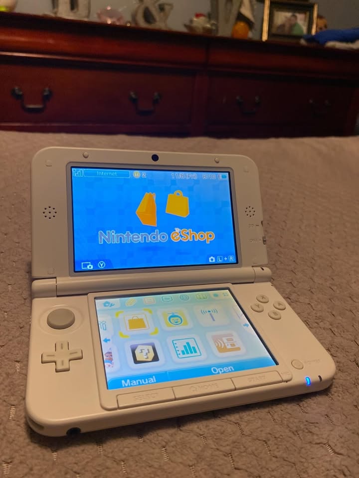 Nintendo New 3DS XL Console - Black (Renewed)