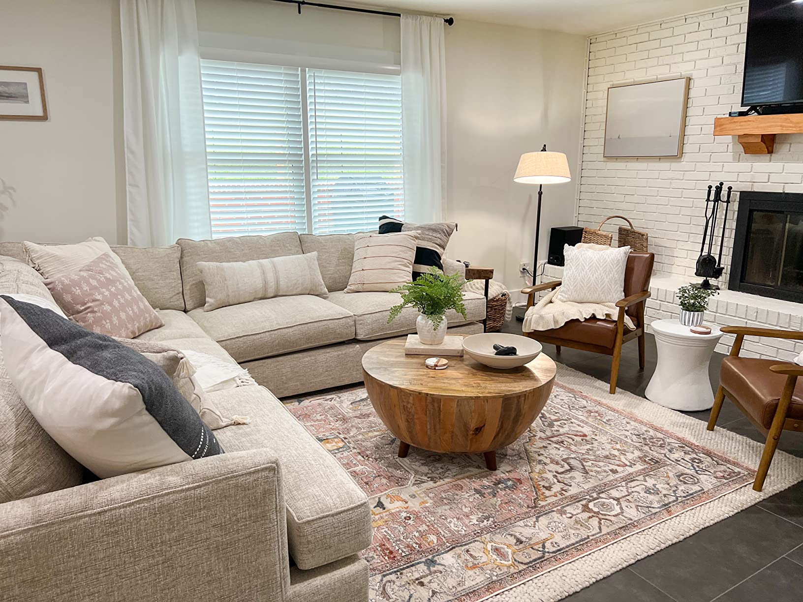 【Furniture】Drum Shape Wooden Coffee Table with Plank Design Base, Brown